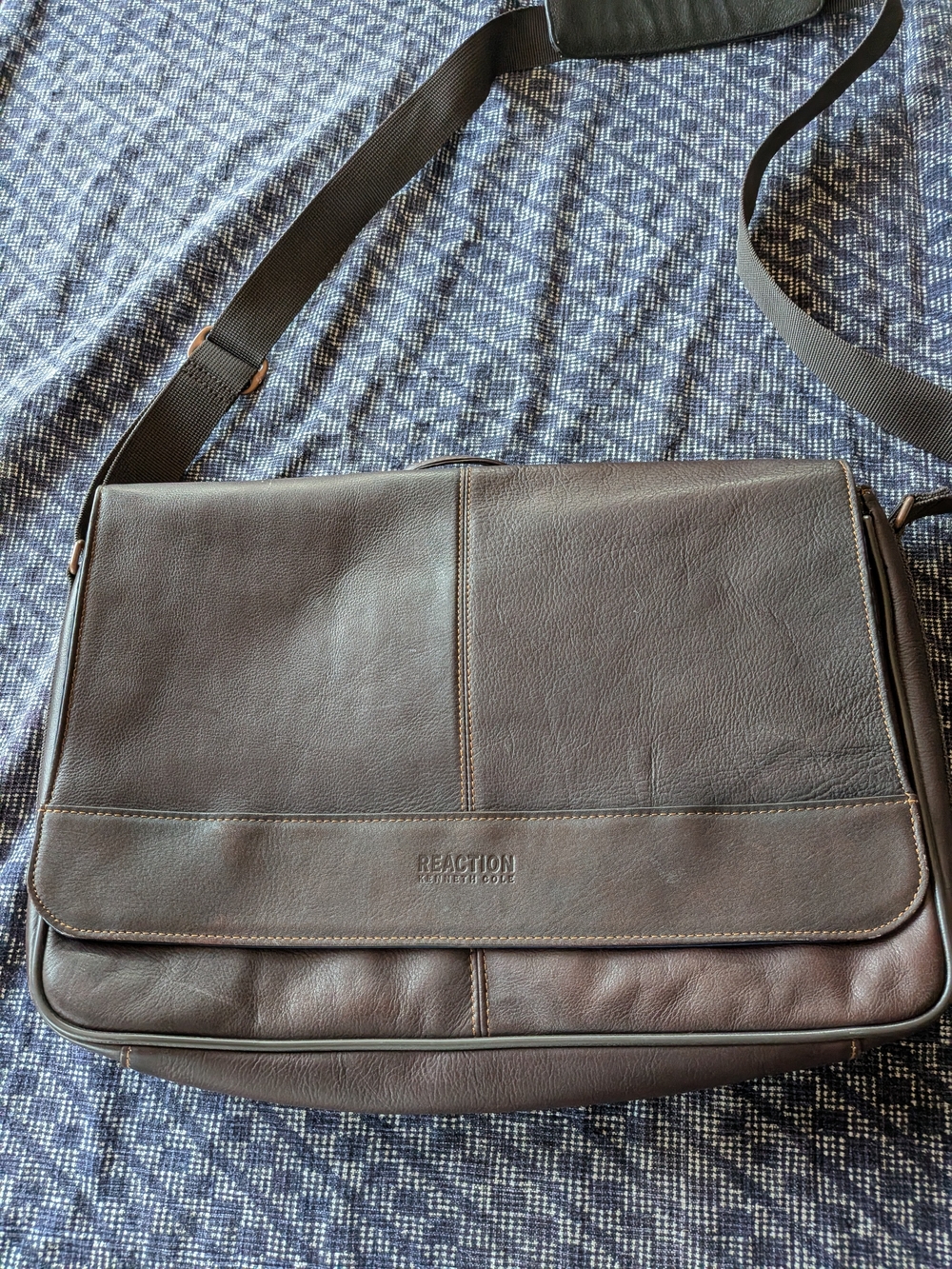 Kenneth Cole Reaction Brown Leather Flapover Messenger Bag Laptop Briefcase